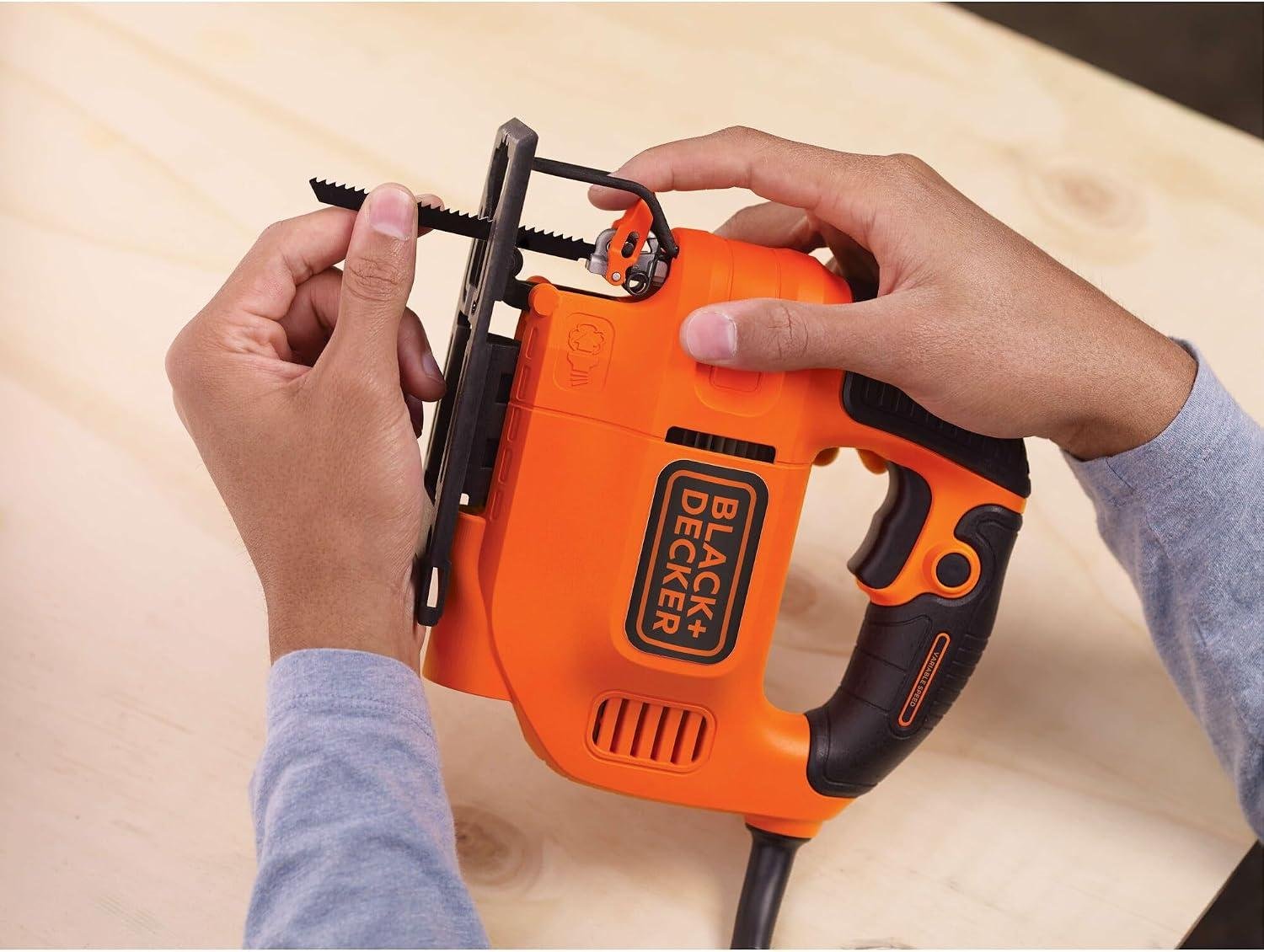 BLACK+DECKER BDEJS300C Jig Saw Review: Our Shop?